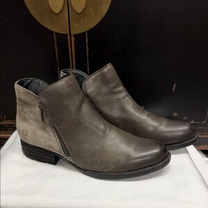 Born Grey Leather Gray Ankle Boots with Side Zipper